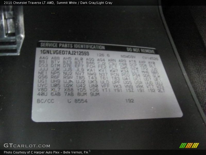 Summit White / Dark Gray/Light Gray 2010 Chevrolet Traverse LT AWD