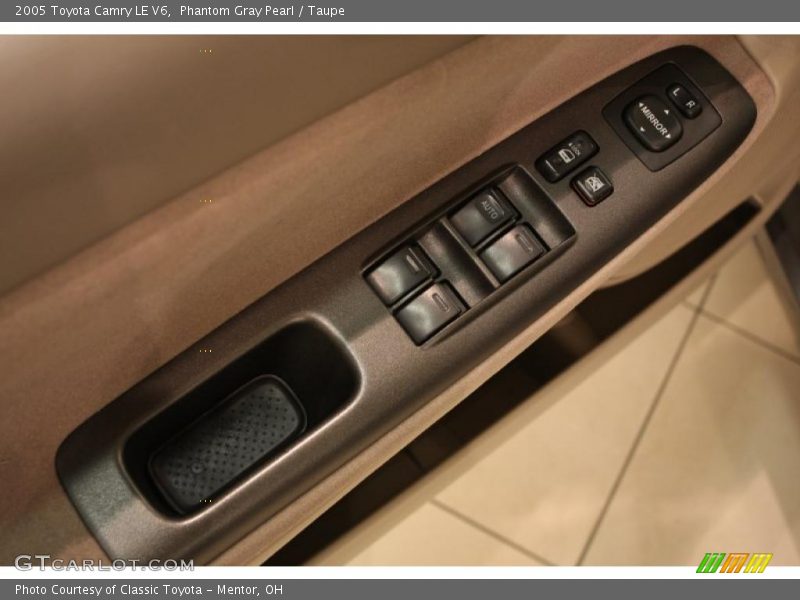 Phantom Gray Pearl / Taupe 2005 Toyota Camry LE V6