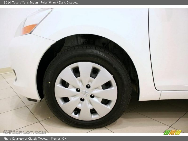 Polar White / Dark Charcoal 2010 Toyota Yaris Sedan