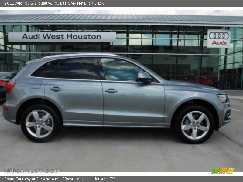 Quartz Grey Metallic / Black 2011 Audi Q5 3.2 quattro