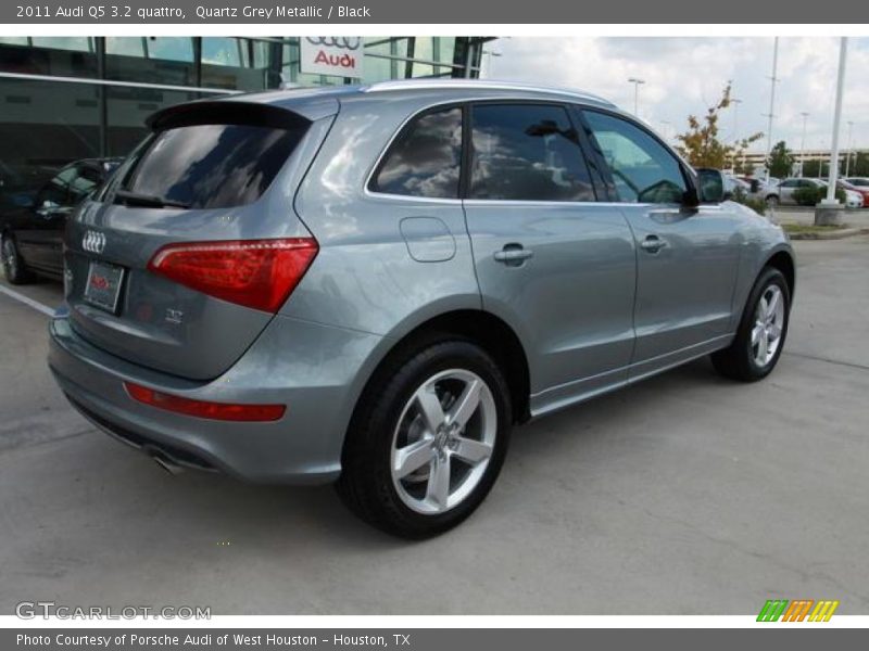 Quartz Grey Metallic / Black 2011 Audi Q5 3.2 quattro