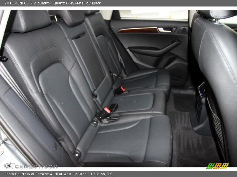  2011 Q5 3.2 quattro Black Interior