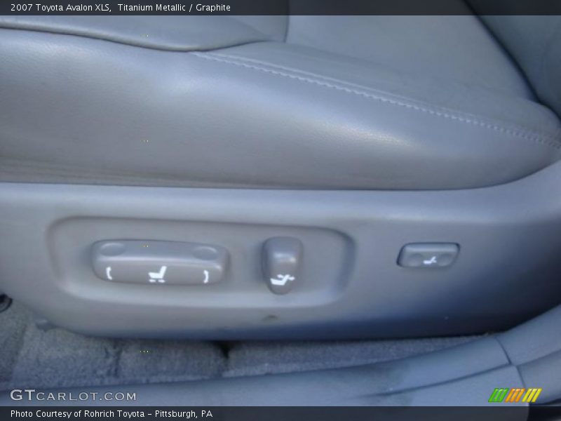 Titanium Metallic / Graphite 2007 Toyota Avalon XLS