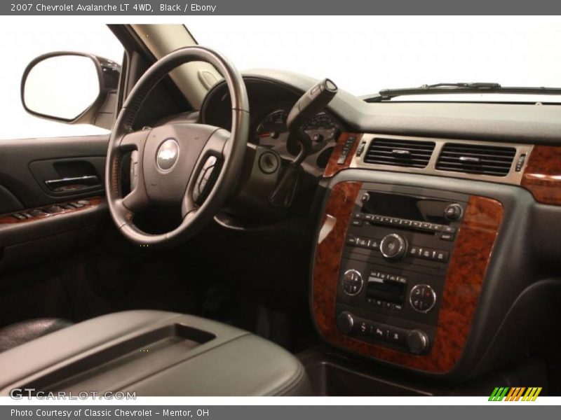 Black / Ebony 2007 Chevrolet Avalanche LT 4WD