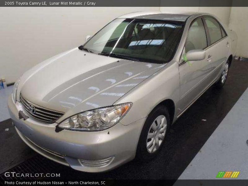 Lunar Mist Metallic / Gray 2005 Toyota Camry LE