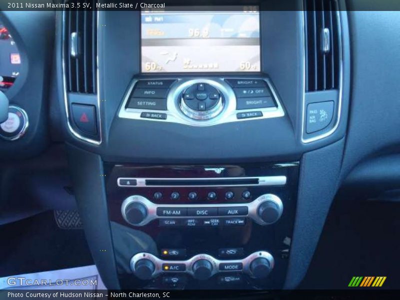 Controls of 2011 Maxima 3.5 SV