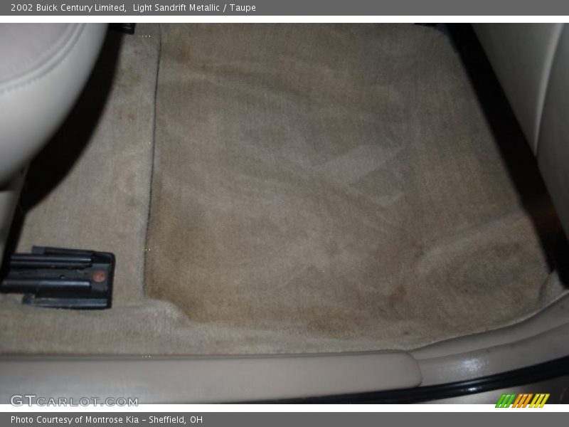 Light Sandrift Metallic / Taupe 2002 Buick Century Limited