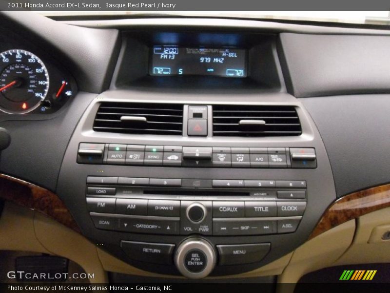 Controls of 2011 Accord EX-L Sedan