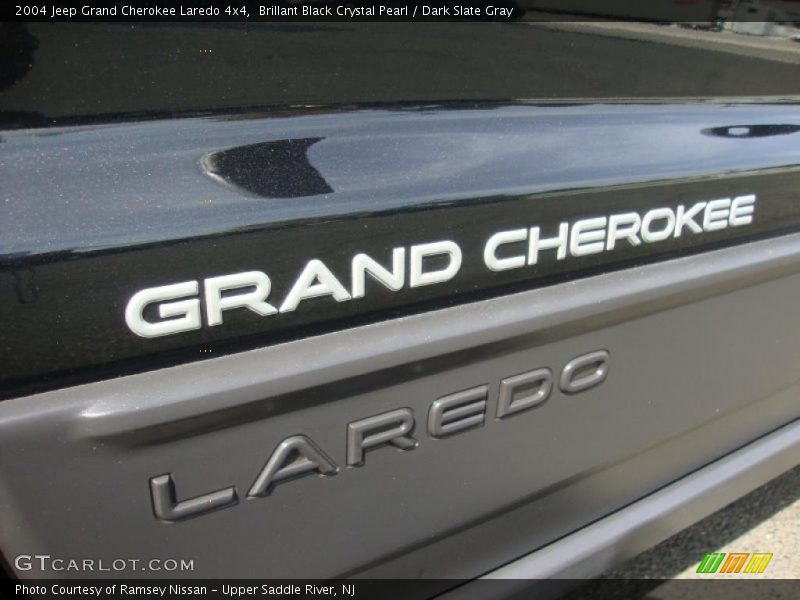 Brillant Black Crystal Pearl / Dark Slate Gray 2004 Jeep Grand Cherokee Laredo 4x4