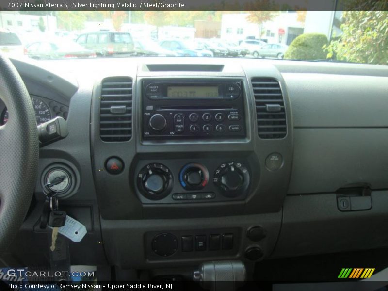 Silver Lightning Metallic / Steel/Graphite 2007 Nissan Xterra S