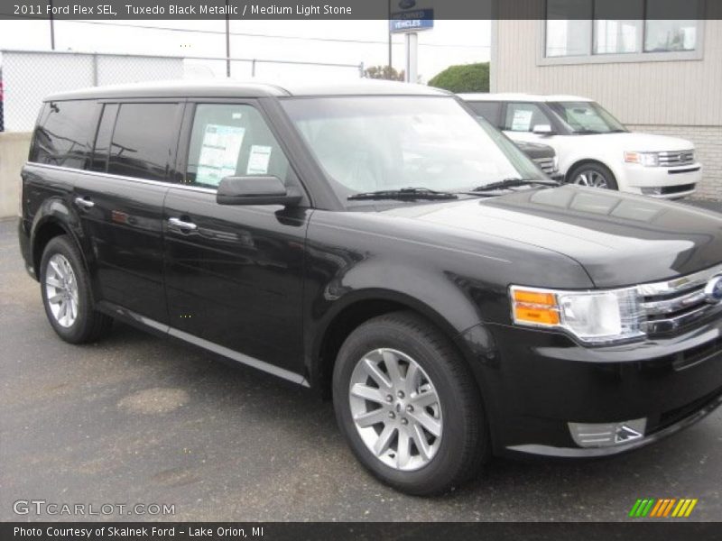 Tuxedo Black Metallic / Medium Light Stone 2011 Ford Flex SEL