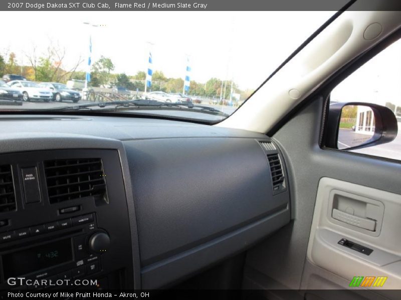 Flame Red / Medium Slate Gray 2007 Dodge Dakota SXT Club Cab