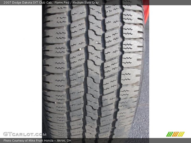 Flame Red / Medium Slate Gray 2007 Dodge Dakota SXT Club Cab