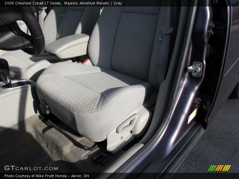 Majestic Amethyst Metallic / Gray 2006 Chevrolet Cobalt LT Sedan