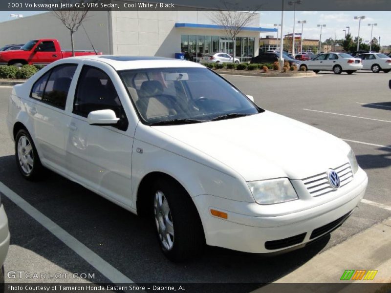 Cool White / Black 2001 Volkswagen Jetta GLS VR6 Sedan
