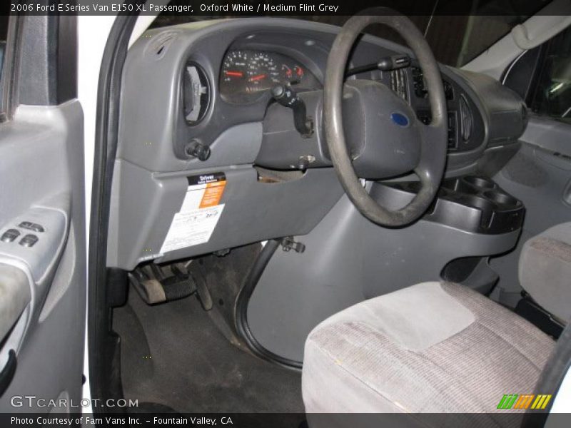 Oxford White / Medium Flint Grey 2006 Ford E Series Van E150 XL Passenger