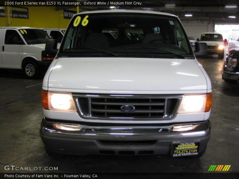 Oxford White / Medium Flint Grey 2006 Ford E Series Van E150 XL Passenger