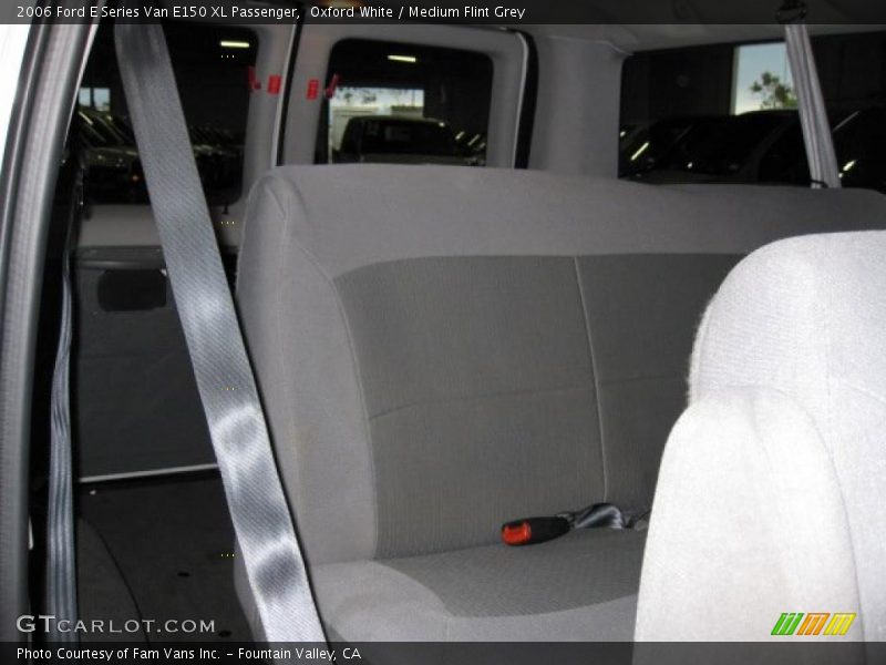 Oxford White / Medium Flint Grey 2006 Ford E Series Van E150 XL Passenger