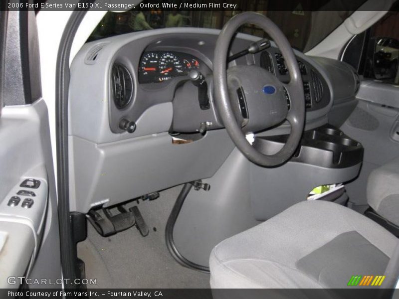 Oxford White / Medium Flint Grey 2006 Ford E Series Van E150 XL Passenger