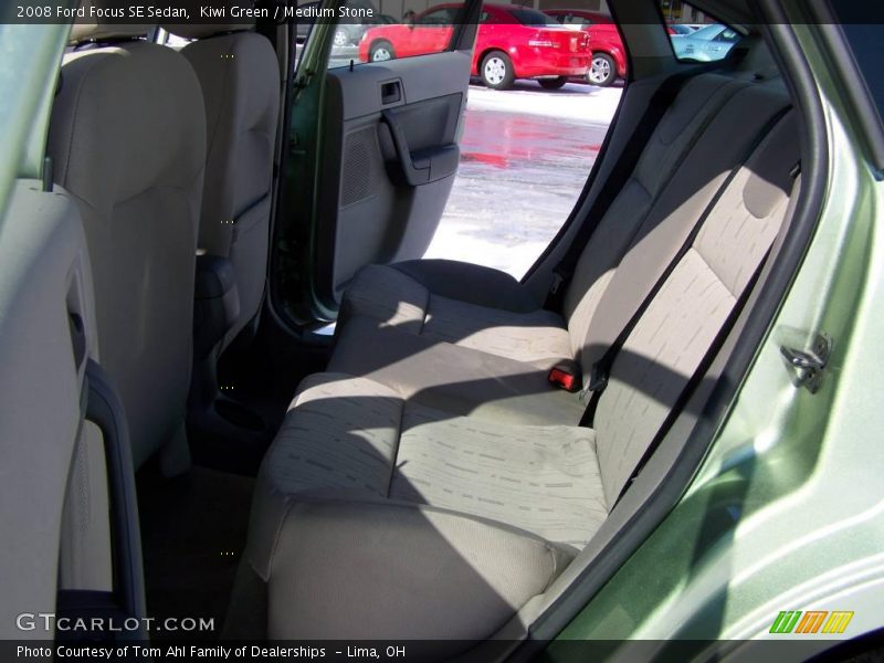 Kiwi Green / Medium Stone 2008 Ford Focus SE Sedan