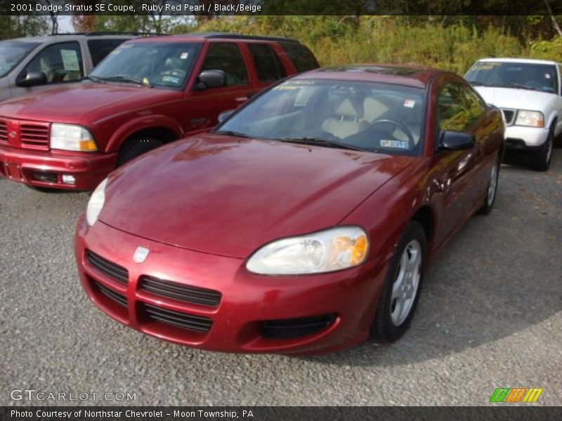 Ruby Red Pearl / Black/Beige 2001 Dodge Stratus SE Coupe