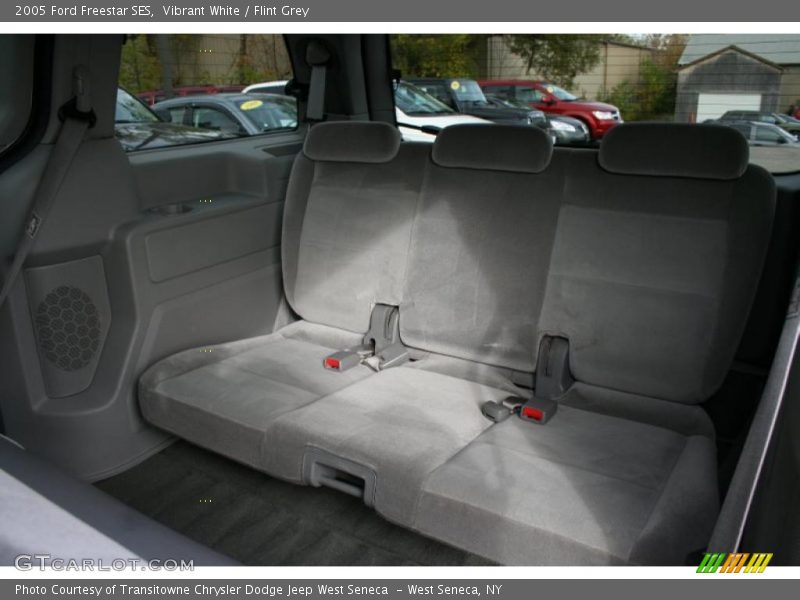 Vibrant White / Flint Grey 2005 Ford Freestar SES