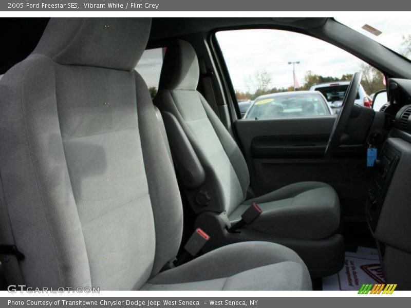 Vibrant White / Flint Grey 2005 Ford Freestar SES