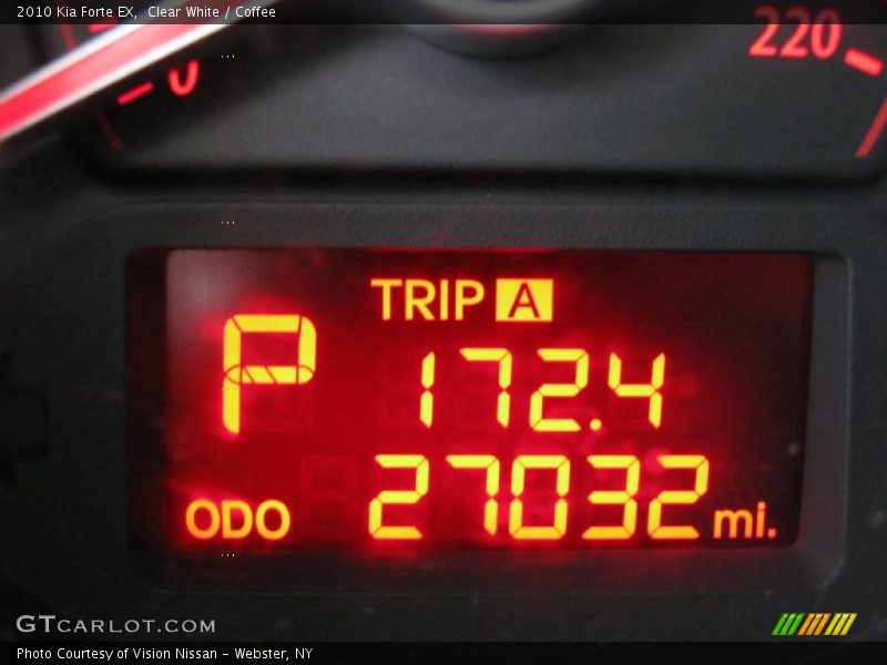 Clear White / Coffee 2010 Kia Forte EX