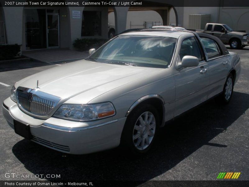 Cashmere Tri-Coat / Light Camel 2007 Lincoln Town Car Signature Limited