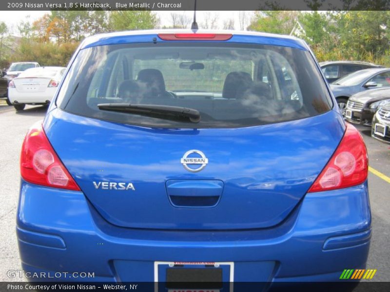 Blue Metallic / Charcoal 2009 Nissan Versa 1.8 S Hatchback