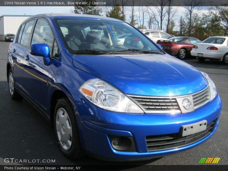 Blue Metallic / Charcoal 2009 Nissan Versa 1.8 S Hatchback