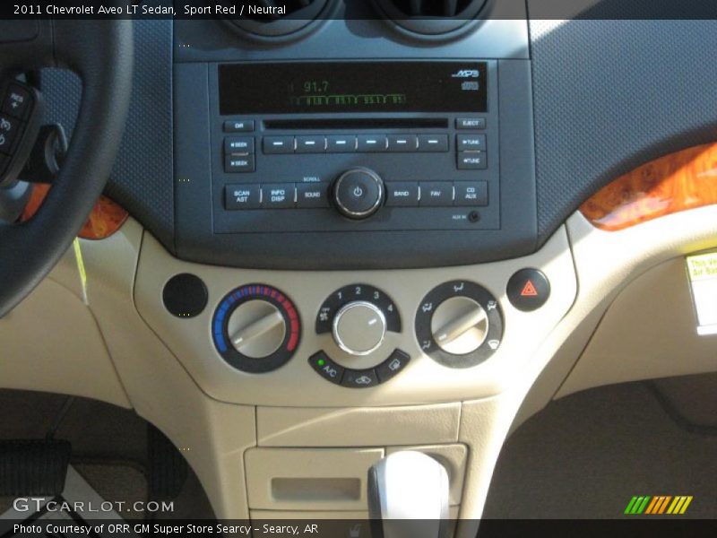 Controls of 2011 Aveo LT Sedan