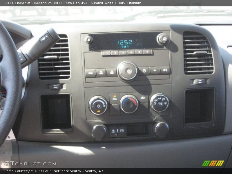 Controls of 2011 Silverado 2500HD Crew Cab 4x4