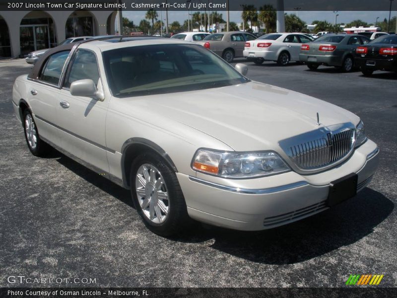 Cashmere Tri-Coat / Light Camel 2007 Lincoln Town Car Signature Limited