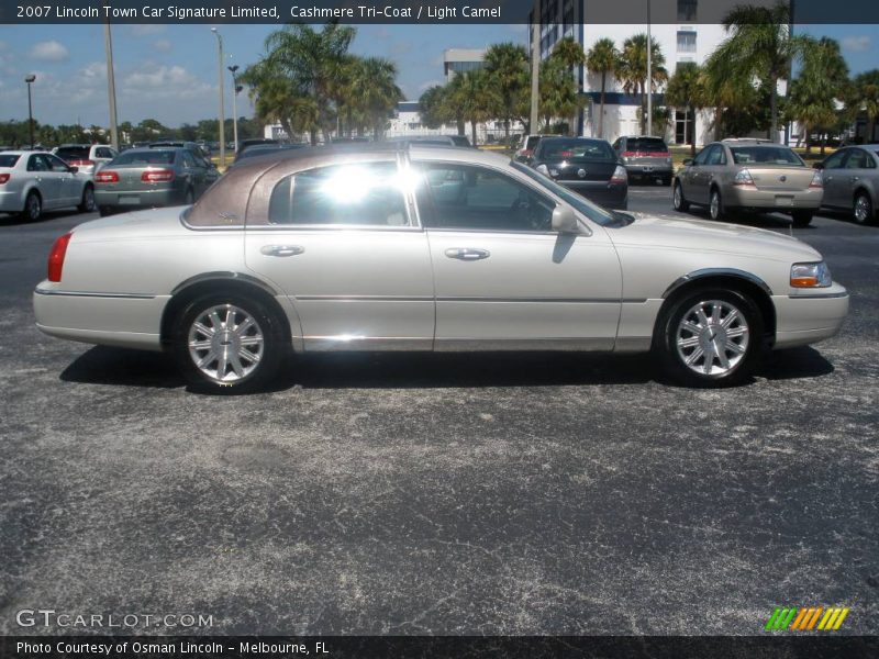 Cashmere Tri-Coat / Light Camel 2007 Lincoln Town Car Signature Limited
