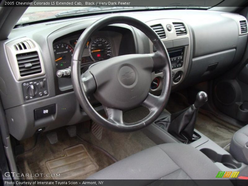 Dashboard of 2005 Colorado LS Extended Cab