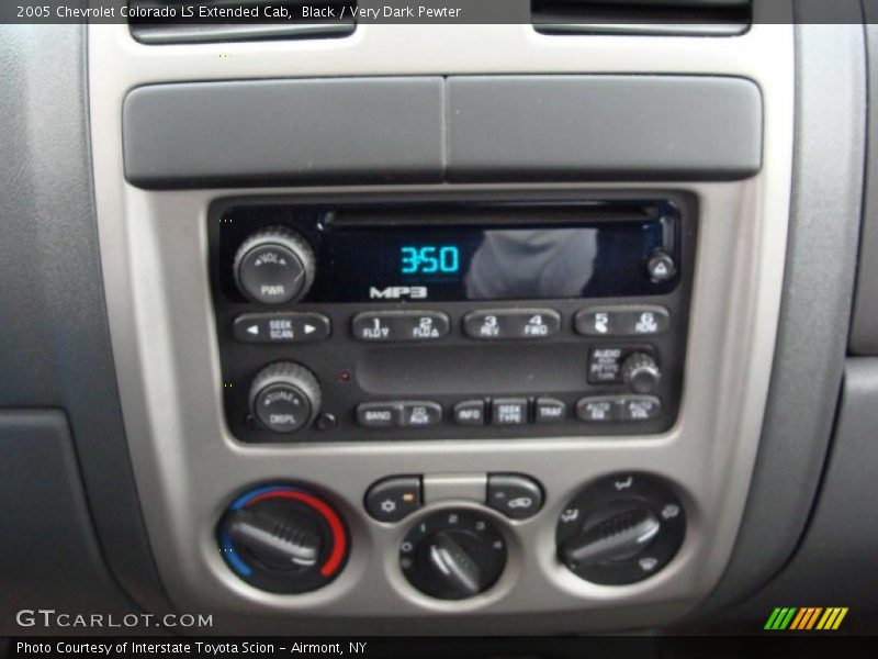 Controls of 2005 Colorado LS Extended Cab