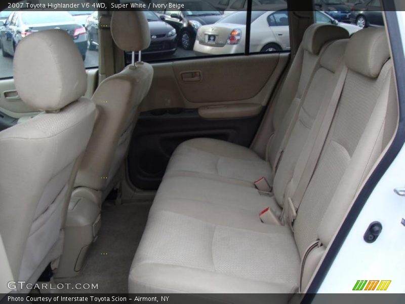 Super White / Ivory Beige 2007 Toyota Highlander V6 4WD