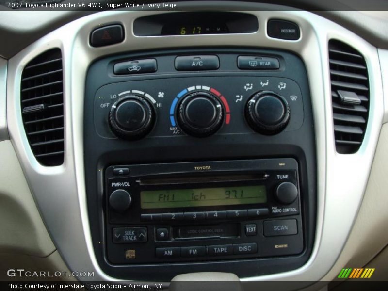 Super White / Ivory Beige 2007 Toyota Highlander V6 4WD