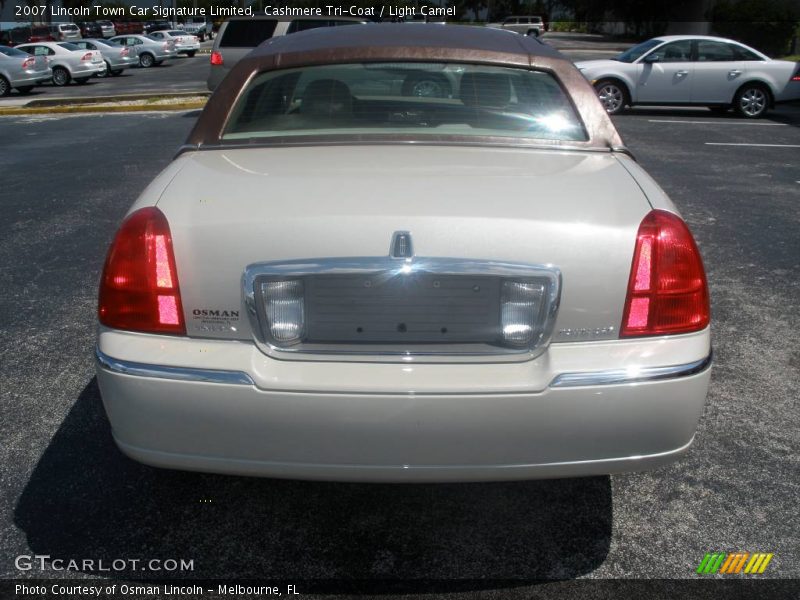 Cashmere Tri-Coat / Light Camel 2007 Lincoln Town Car Signature Limited