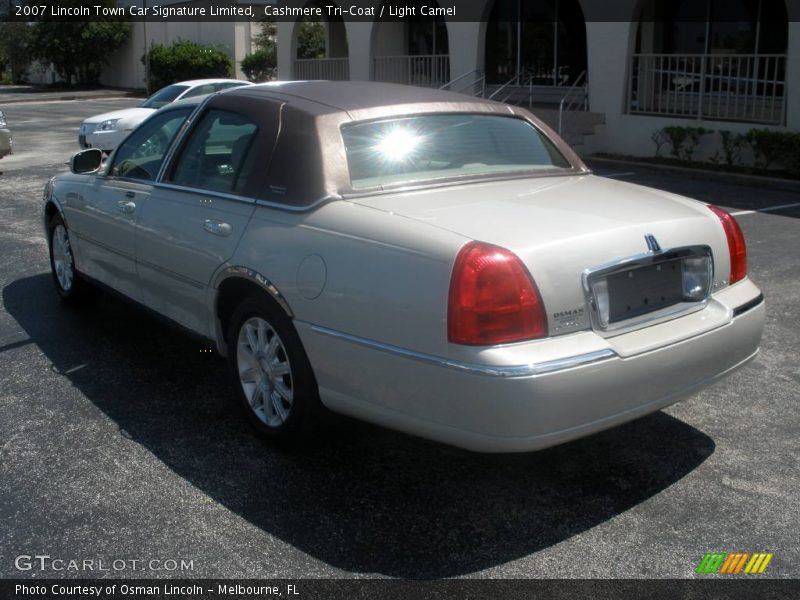 Cashmere Tri-Coat / Light Camel 2007 Lincoln Town Car Signature Limited