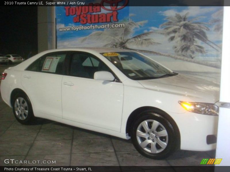 Super White / Ash Gray 2010 Toyota Camry LE