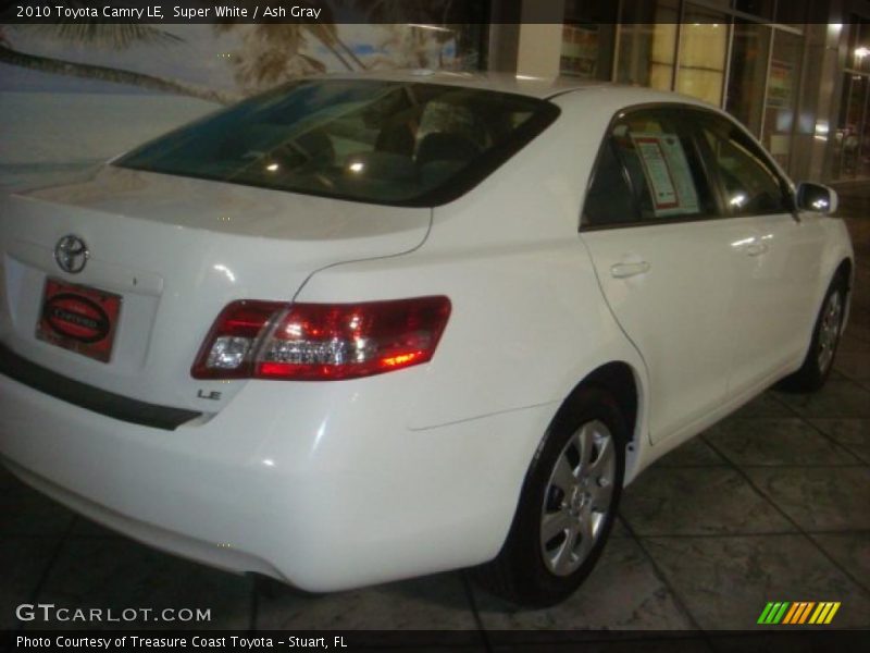 Super White / Ash Gray 2010 Toyota Camry LE