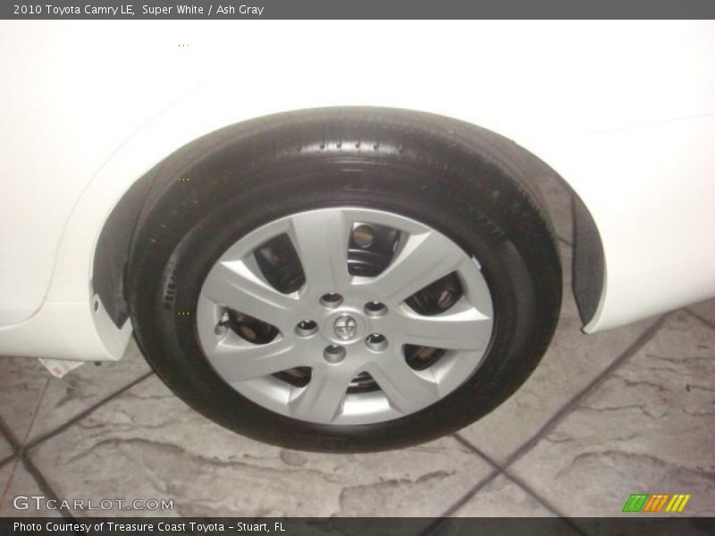 Super White / Ash Gray 2010 Toyota Camry LE