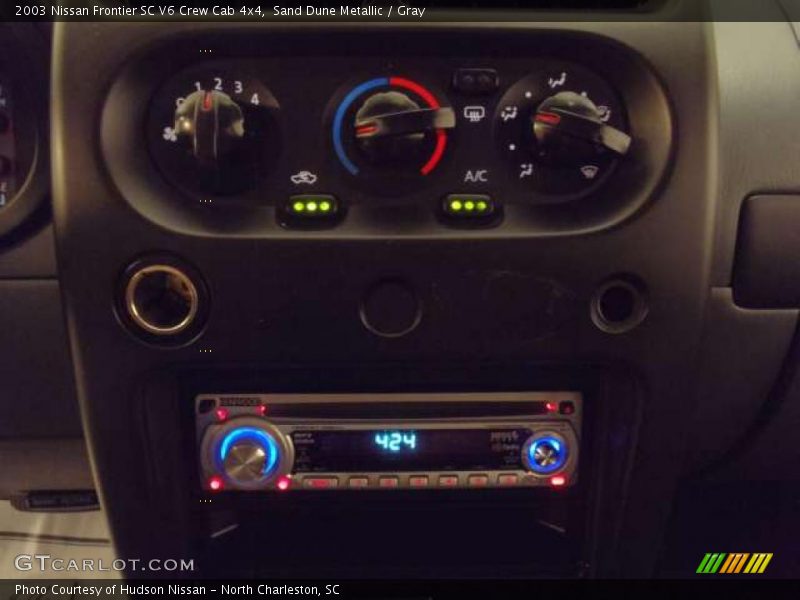 Controls of 2003 Frontier SC V6 Crew Cab 4x4