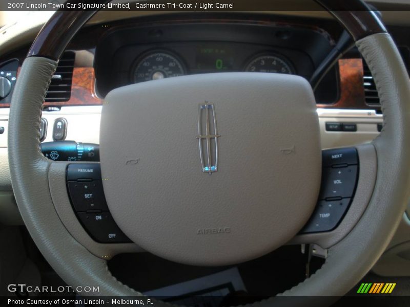 Cashmere Tri-Coat / Light Camel 2007 Lincoln Town Car Signature Limited