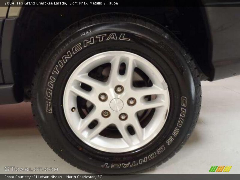  2004 Grand Cherokee Laredo Wheel