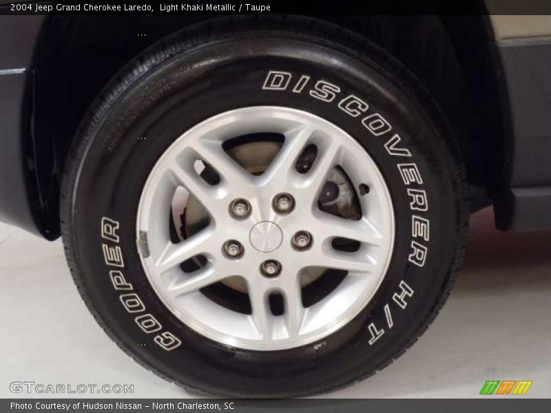  2004 Grand Cherokee Laredo Wheel