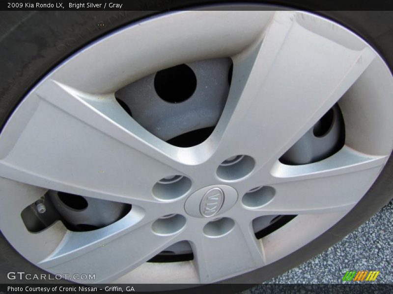 Bright Silver / Gray 2009 Kia Rondo LX