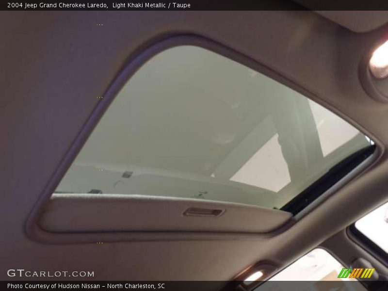 Light Khaki Metallic / Taupe 2004 Jeep Grand Cherokee Laredo